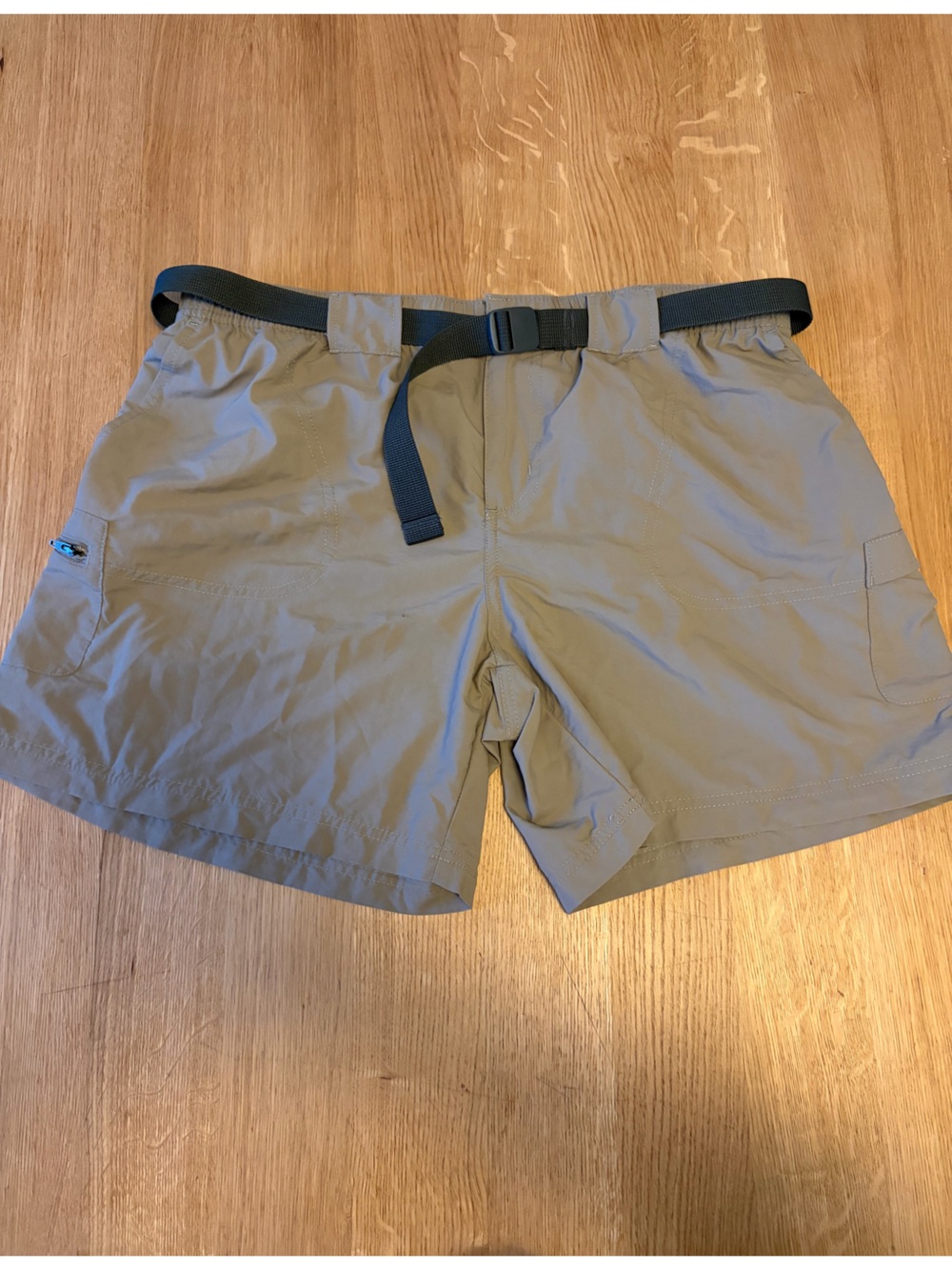 Columbia Tan/Green Elastic Waist Outdoor Shorts